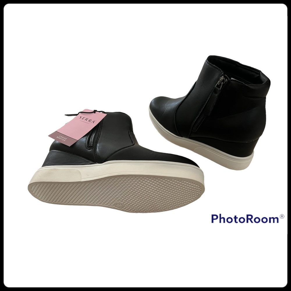 Cute Wedged Heel Shoe